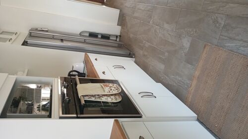 Kitchen oven