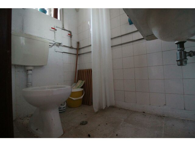 Ground Floor, Bathroom