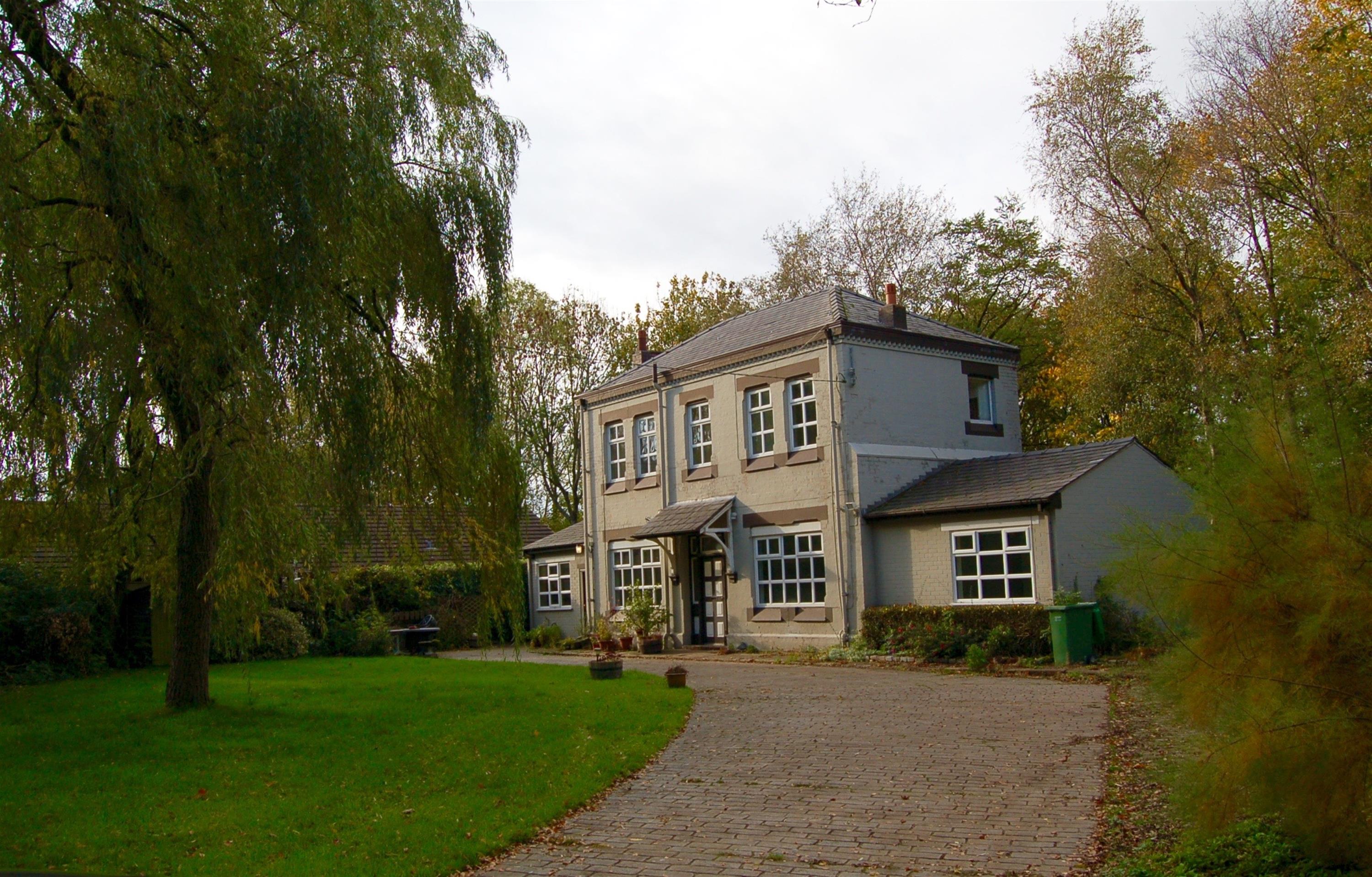 Detached house for sale (United Kingdom, Oldham, England